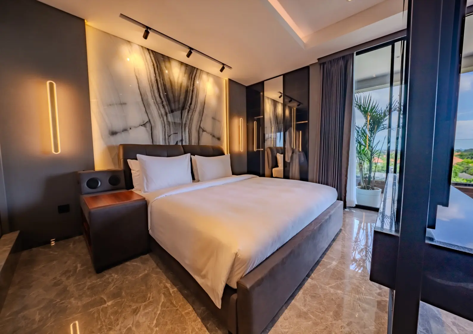 Bedroom of the one-bedroom suite — 2